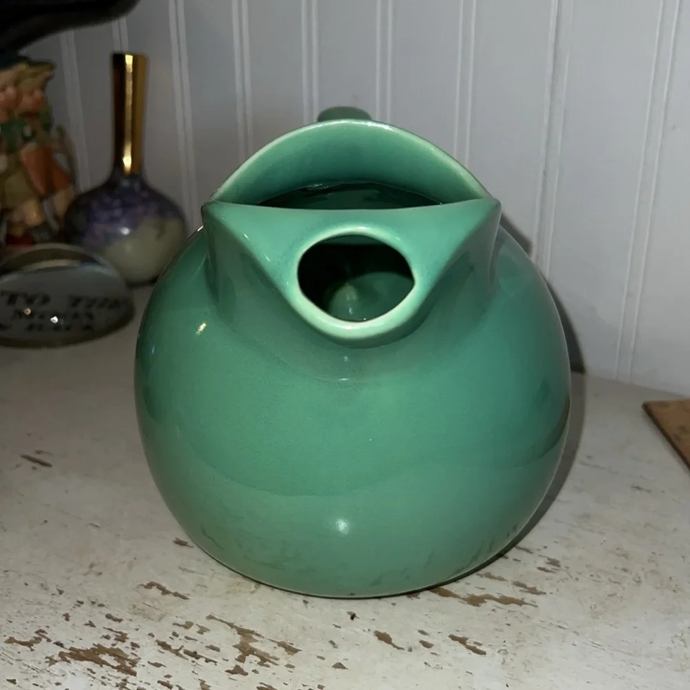 Vintage 1940’s Franciscan Gladding McBean El Patio green ball pitcher